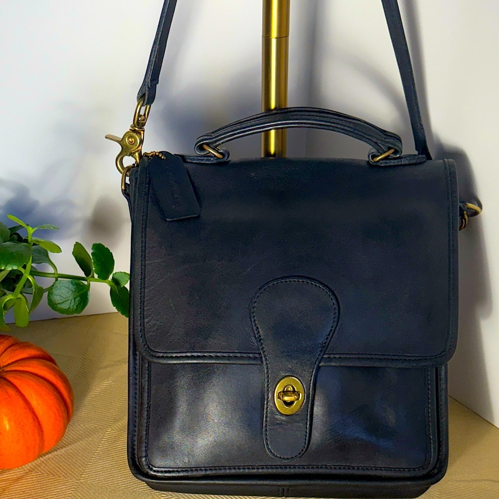 RARE! Vintage Coach Navy Leather Crossbody #0032-323

Made in the United States!